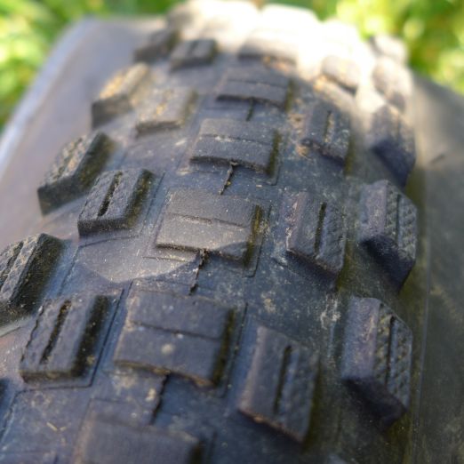 Front tread close-up