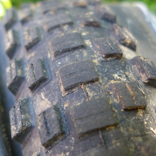 Rear tread close-up