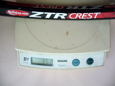 Picture of crest rim on scale weighing 352g