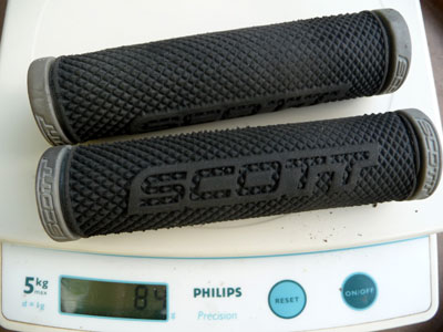 Scott branded wire-on grips on scale weighing 84g