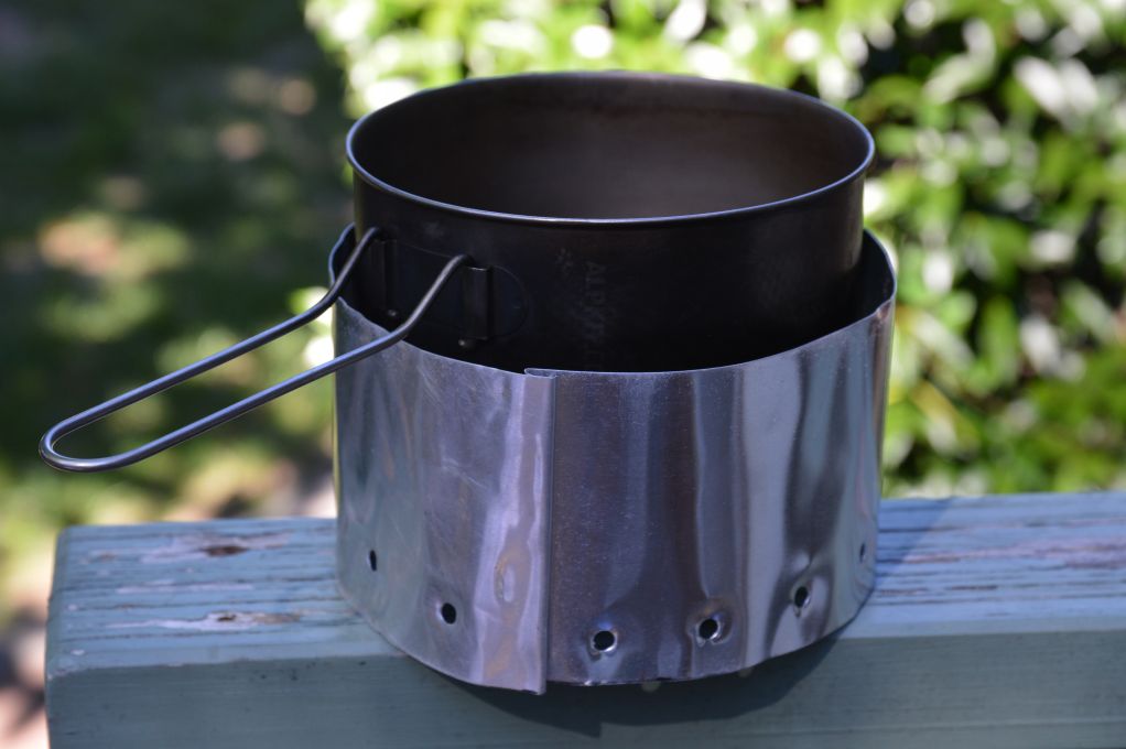 Pot being used with heat shield